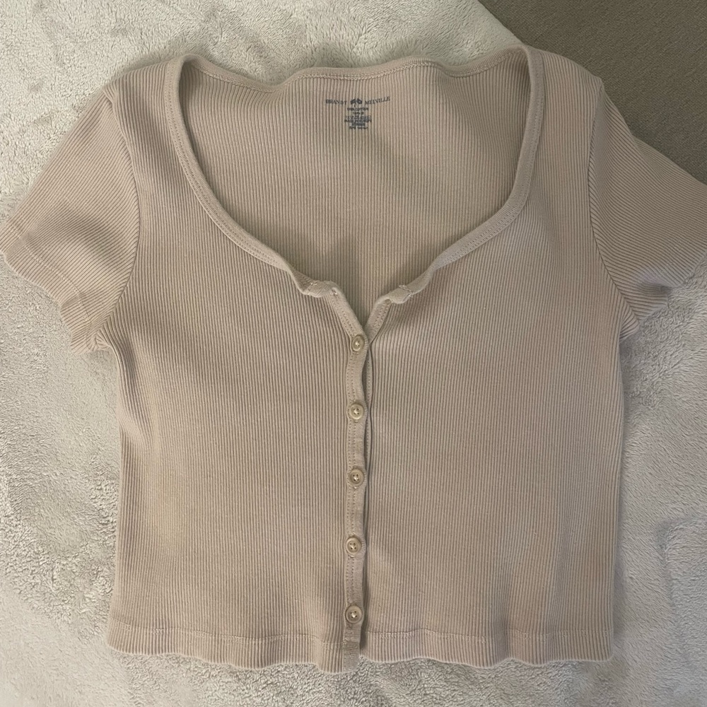 Brandy Melville cropped beige button up tee
